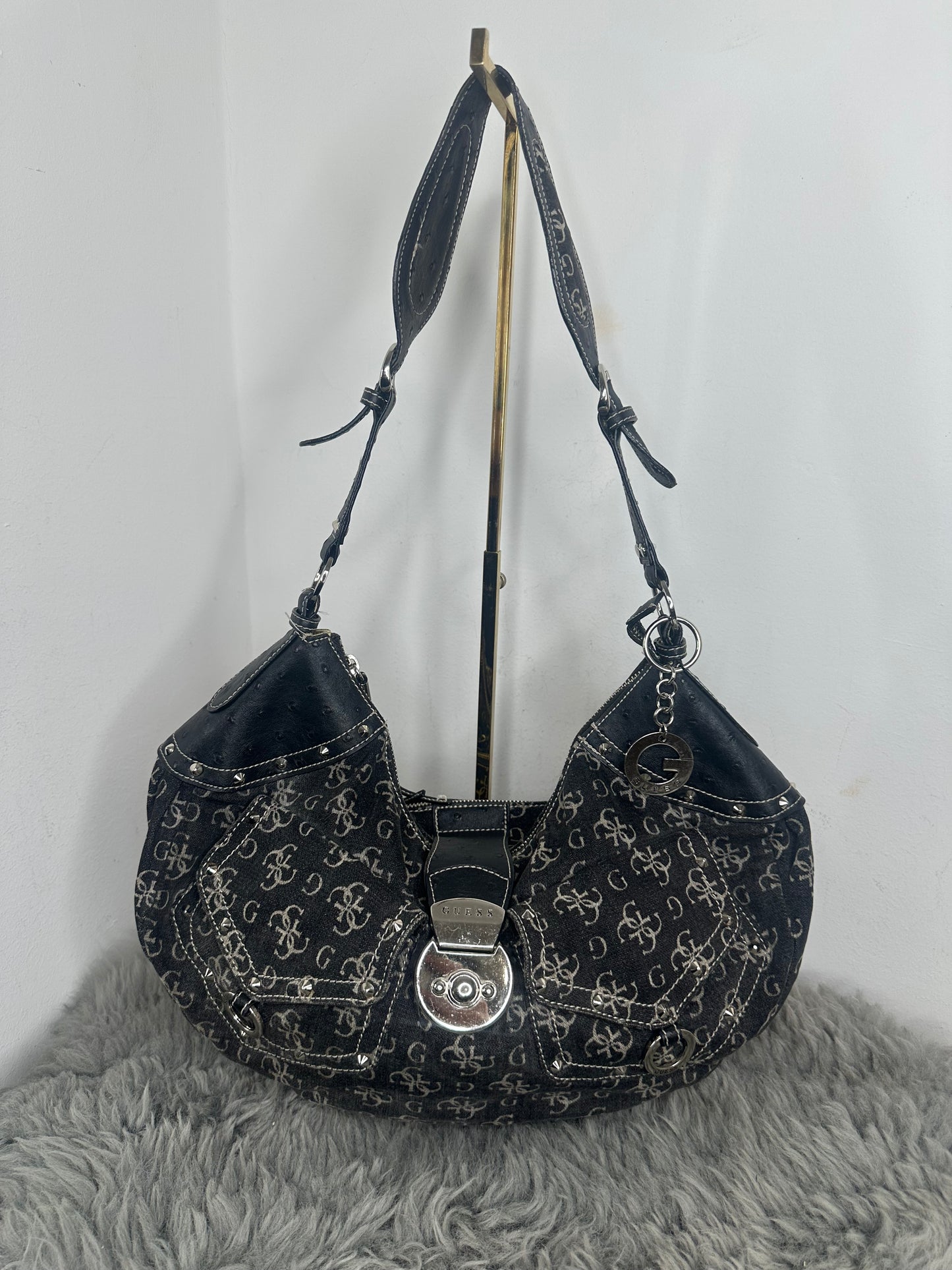 Guess Vintage Tasche denim grau Look